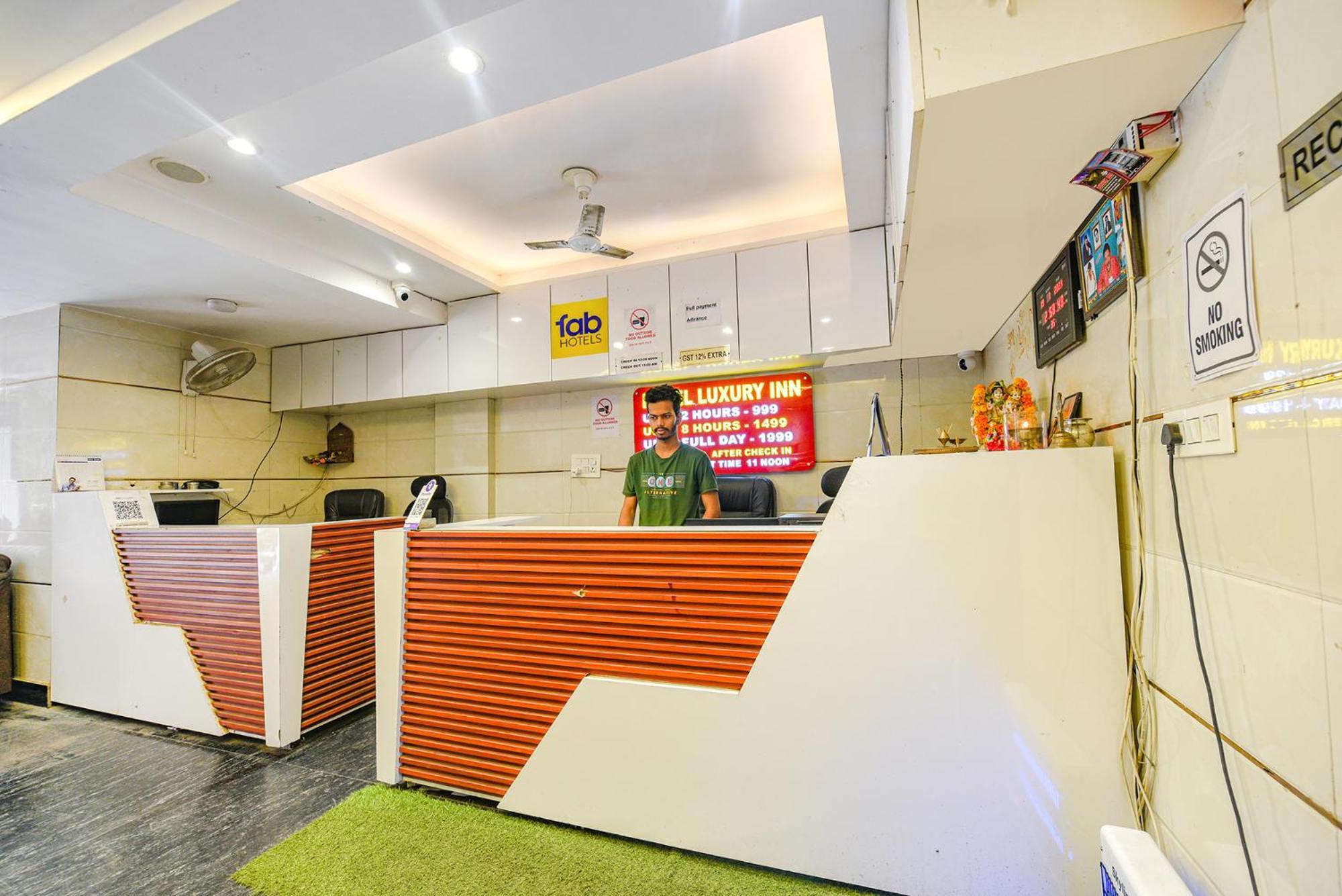 Fabhotel Luxury Inn Near Adarsh Nagar Metro Dillí Exteriér fotografie