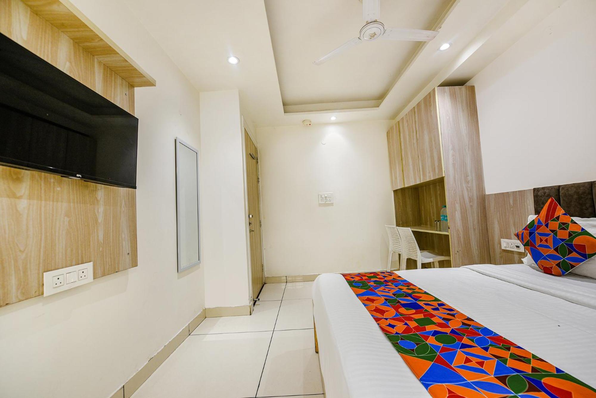 Fabhotel Luxury Inn Near Adarsh Nagar Metro Dillí Exteriér fotografie