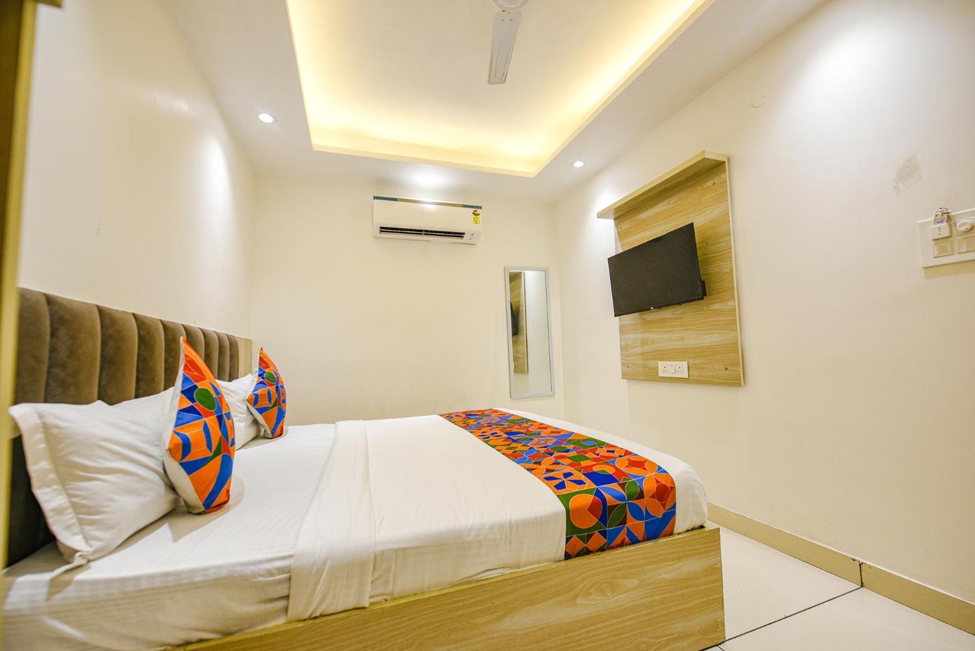 Fabhotel Luxury Inn Near Adarsh Nagar Metro Dillí Exteriér fotografie